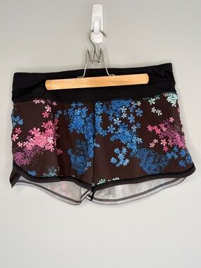 2 for $25 lululemon Groovy Short 4-way Stretch Petal Pop Multi/Black 8